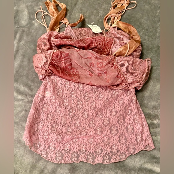 Y2K Vintage Express Seven7 collection Pink velvet and lace top SZ Large - Picture 9 of 9